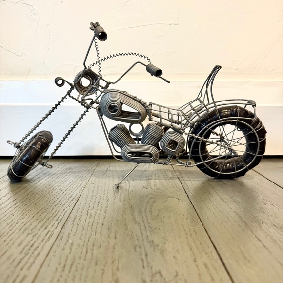 Handmade Wire Harley Davidson Motorcycle - Picture 1 of 11